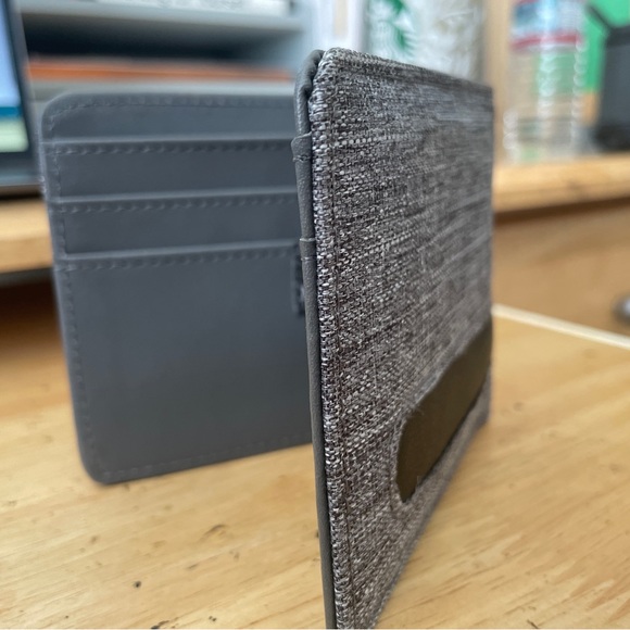 RFID Wallet - Picture 1 of 6